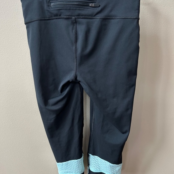 Women’s Under Armour tight - Picture 2 of 2